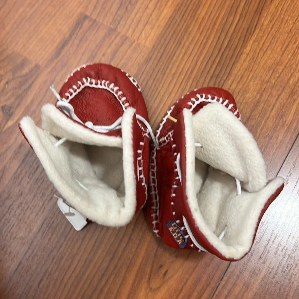 Little EDA baby booties